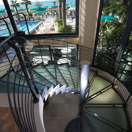 Hotel Sayonara